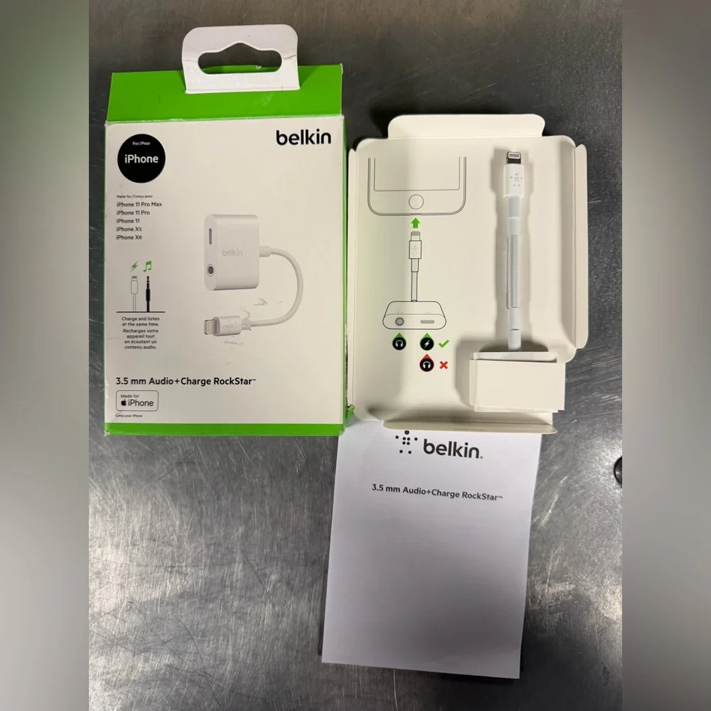 Belkin RockStar Lightning to 3.5mm Audio Cable + Audio Charger Splitter -White